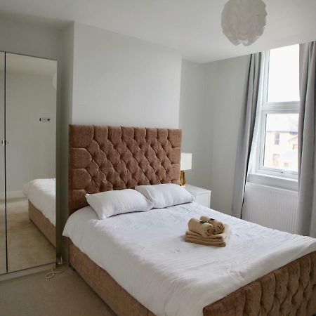 Cosy Room Near Westfield Stratford Лондон Екстериор снимка