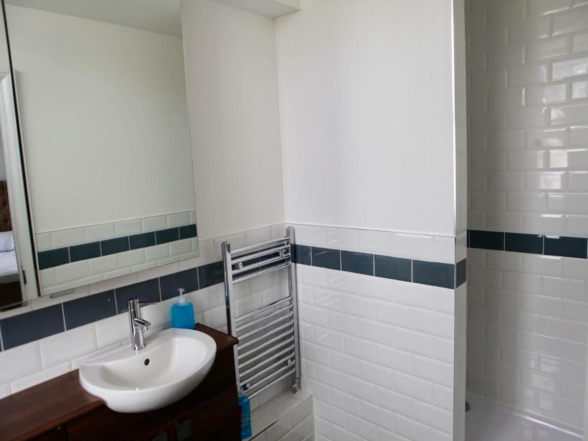 Cosy Room Near Westfield Stratford Лондон Екстериор снимка