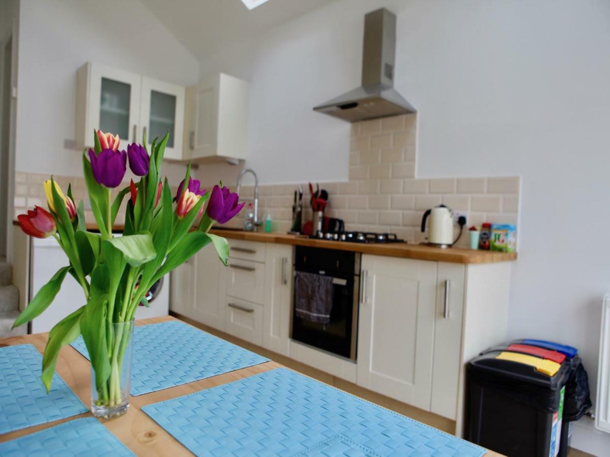 Cosy Room Near Westfield Stratford Лондон Екстериор снимка